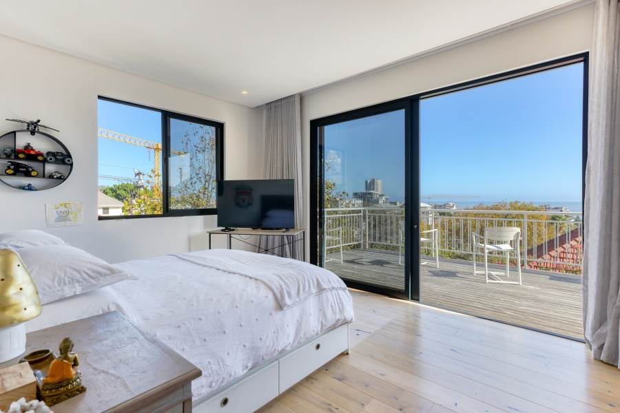 3 Bedroom Property for Sale in Sea Point Western Cape